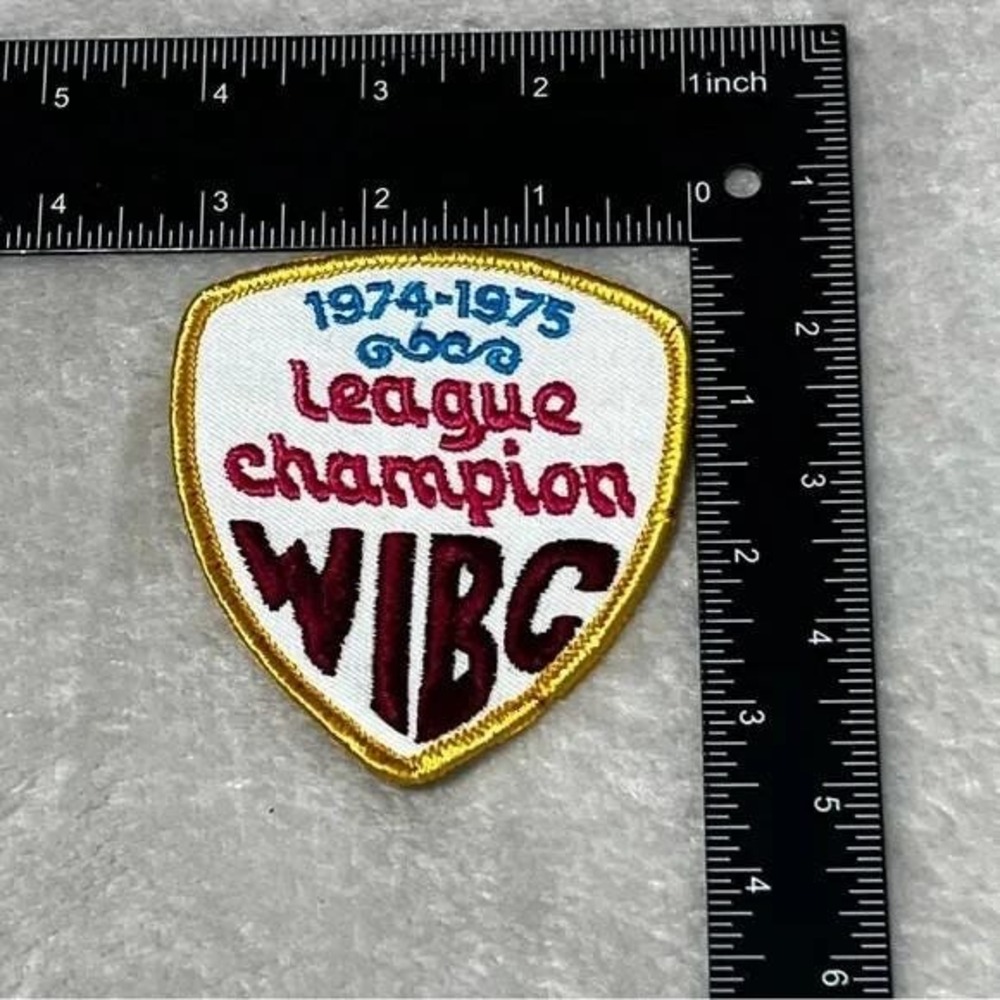 1974-75 League Champion WIBC Womens International Bowling Congress Vtg Patch EBX - Picture 3 of 3